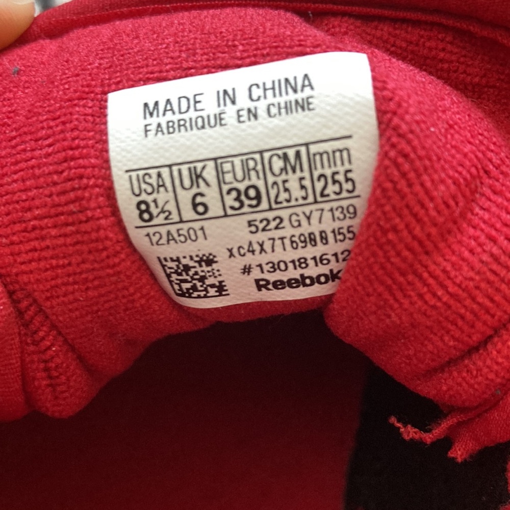 Red Reebok sneakers - Picture 6 of 8